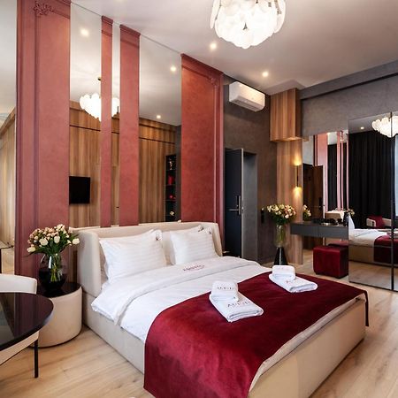 Aristo Jacuzzi Hotel 利沃夫 外观 照片