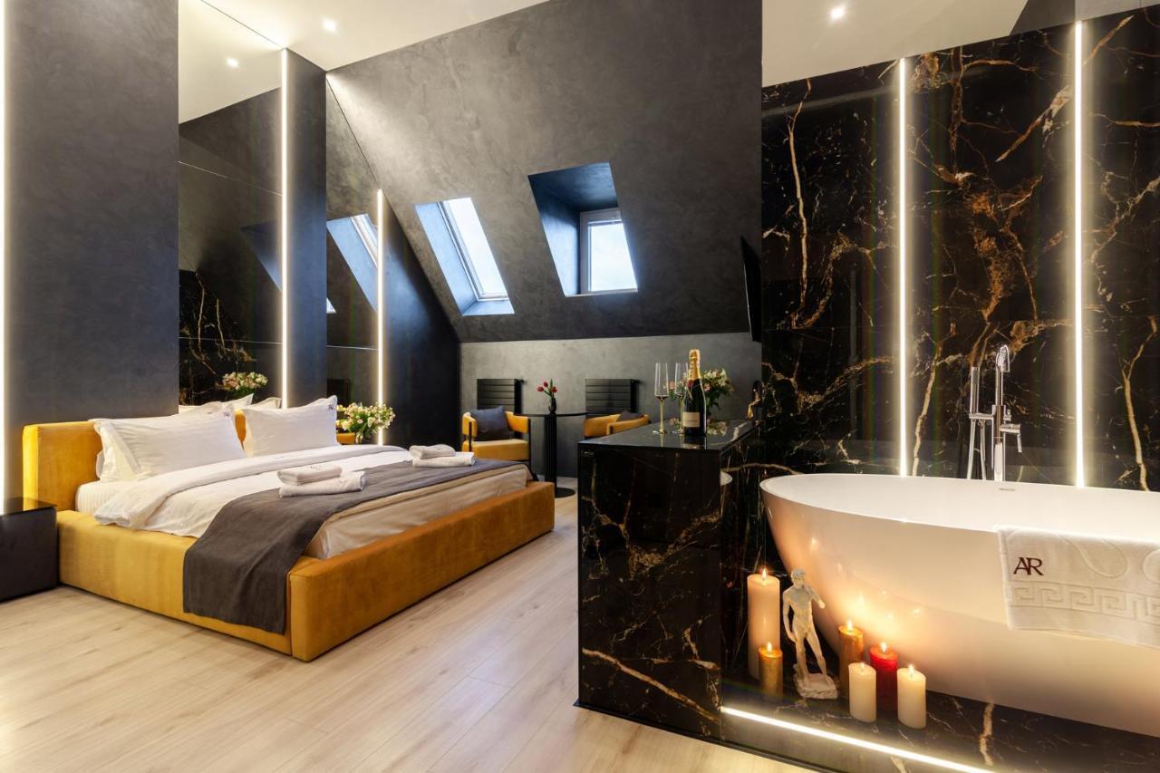 Aristo Jacuzzi Hotel 利沃夫 外观 照片