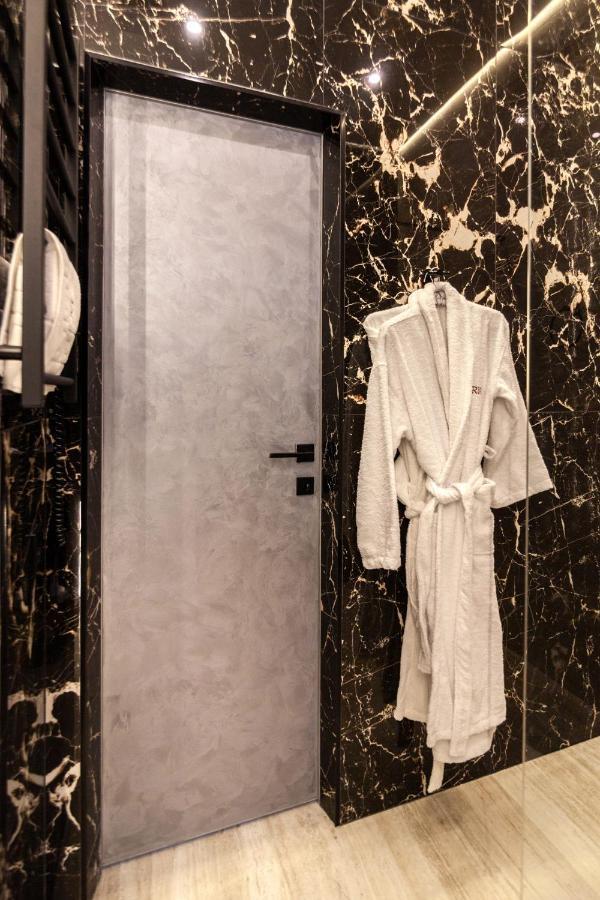 Aristo Jacuzzi Hotel 利沃夫 外观 照片
