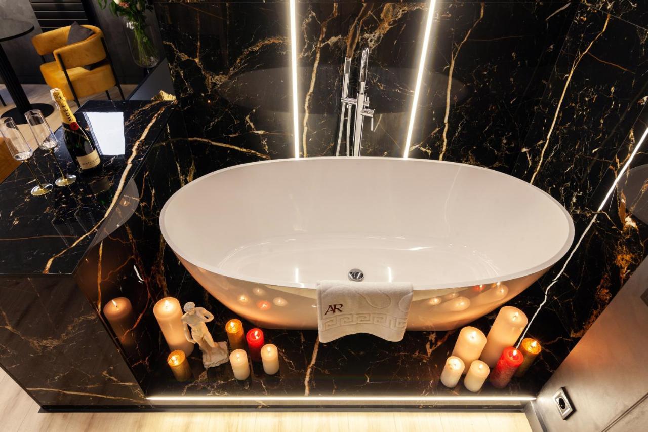 Aristo Jacuzzi Hotel 利沃夫 外观 照片