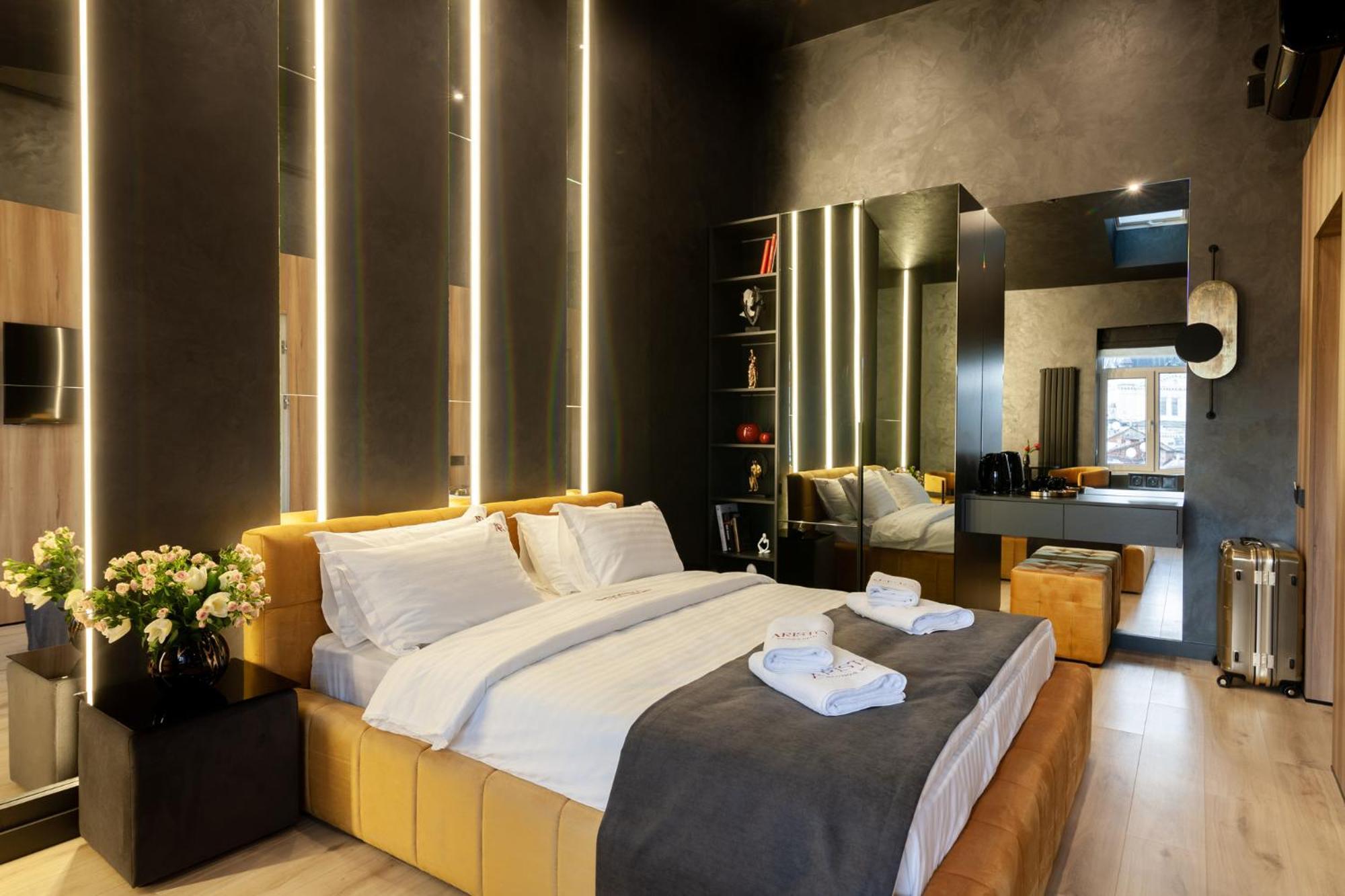 Aristo Jacuzzi Hotel 利沃夫 外观 照片