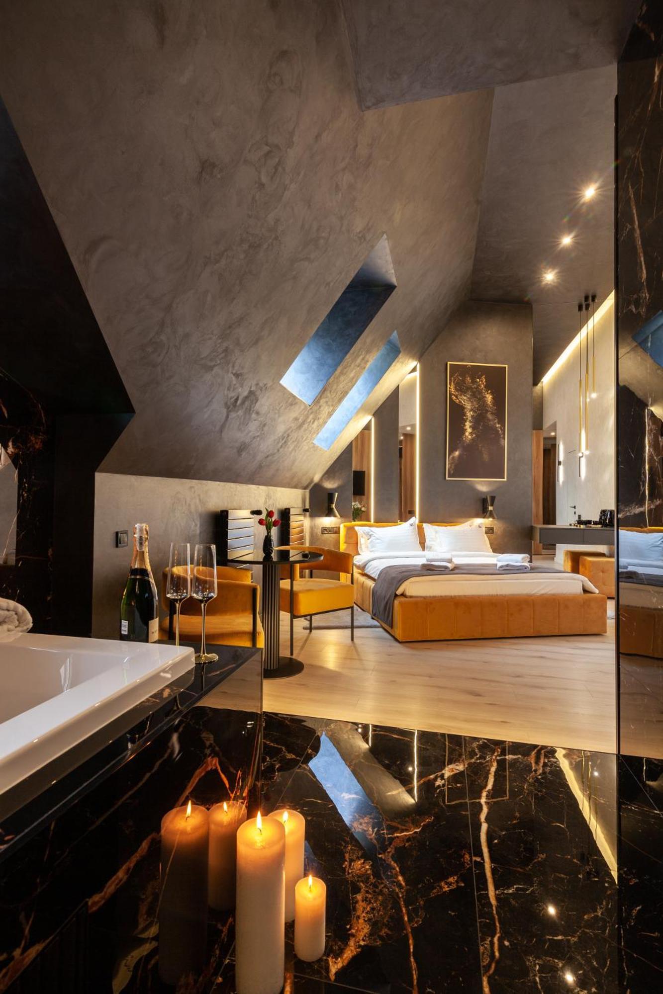 Aristo Jacuzzi Hotel 利沃夫 外观 照片