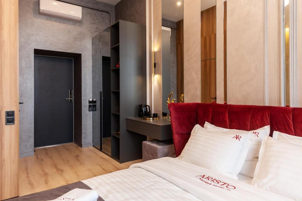 Aristo Jacuzzi Hotel 利沃夫 外观 照片