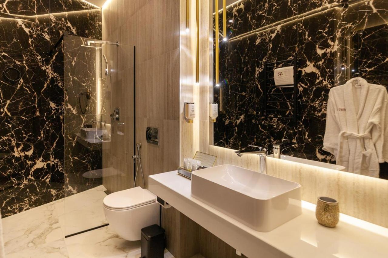 Aristo Jacuzzi Hotel 利沃夫 外观 照片